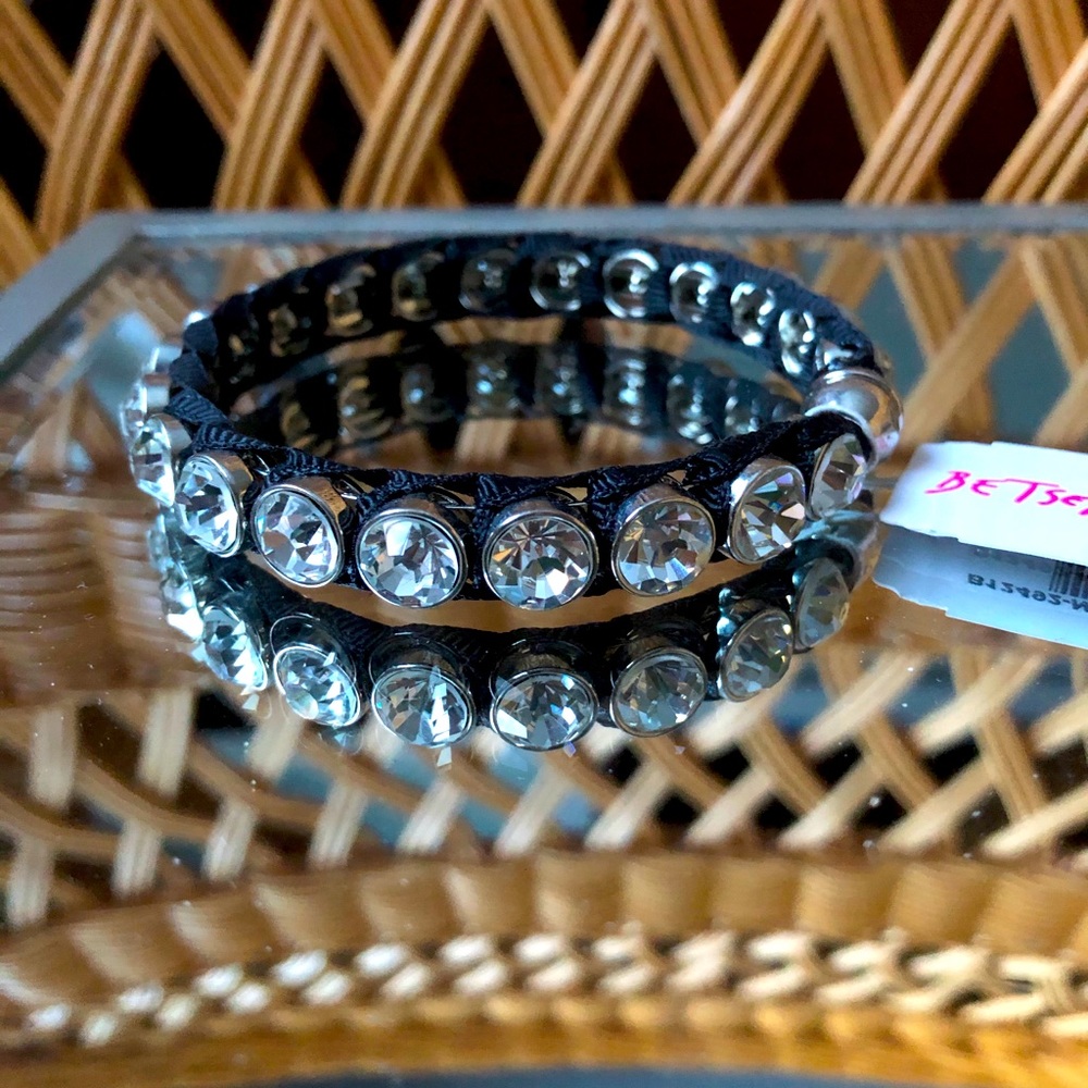 Betsy Johnson Bangle Bracelet with magnetic clasp